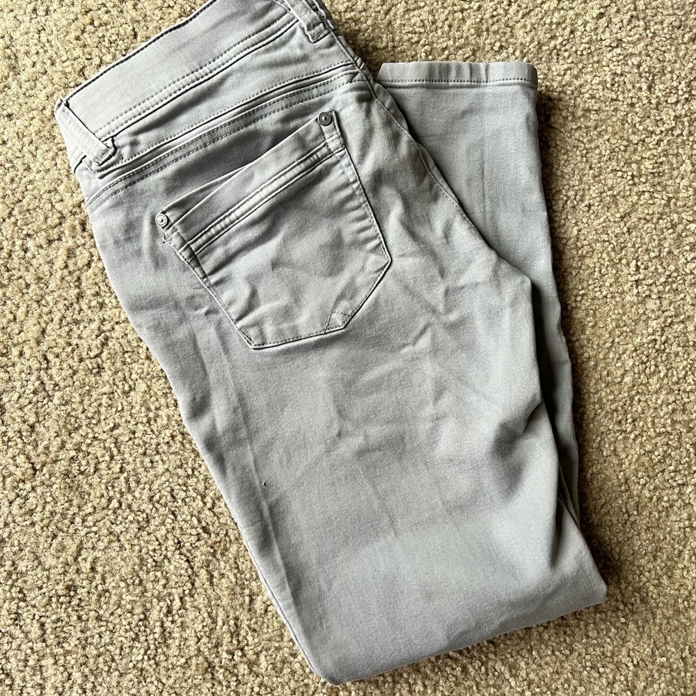 Democracy Gray Skinny Jeans with Soft Denim
